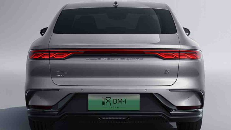 BYD HAN DM-i รุ่นที่ 5 ใหม่ MY2025 ปลั๊กอินไฮบริด 26.3 กม./ลิตร ขายจีนราคา 779,000 – 1,061,000