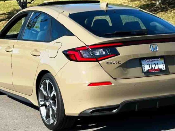 ภาพคันจริง HONDA CIVIC Hatchback MY2025 ในสหรัฐฯ ราคาเริ่ม 922,000 บาท 2.0L 158 แรงม้า และ 2.0 e:HEV