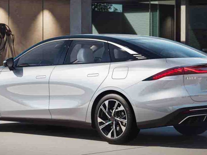 ราคาพิเศษในจีน 373,000 – 499,000 บาท Geely Galaxy L6 EM-i ปลั๊กอินไฮบริด ครอบคลุม 2,000 กม./ถังน้ำมัน