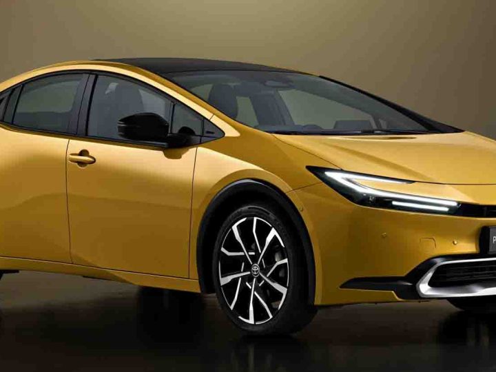TOYOTA PRIUS PHEV G 2.0L วิ่งไฟฟ้า 83 กม. WLTC ราคา 913,000 บาทในญี่ปุ่น