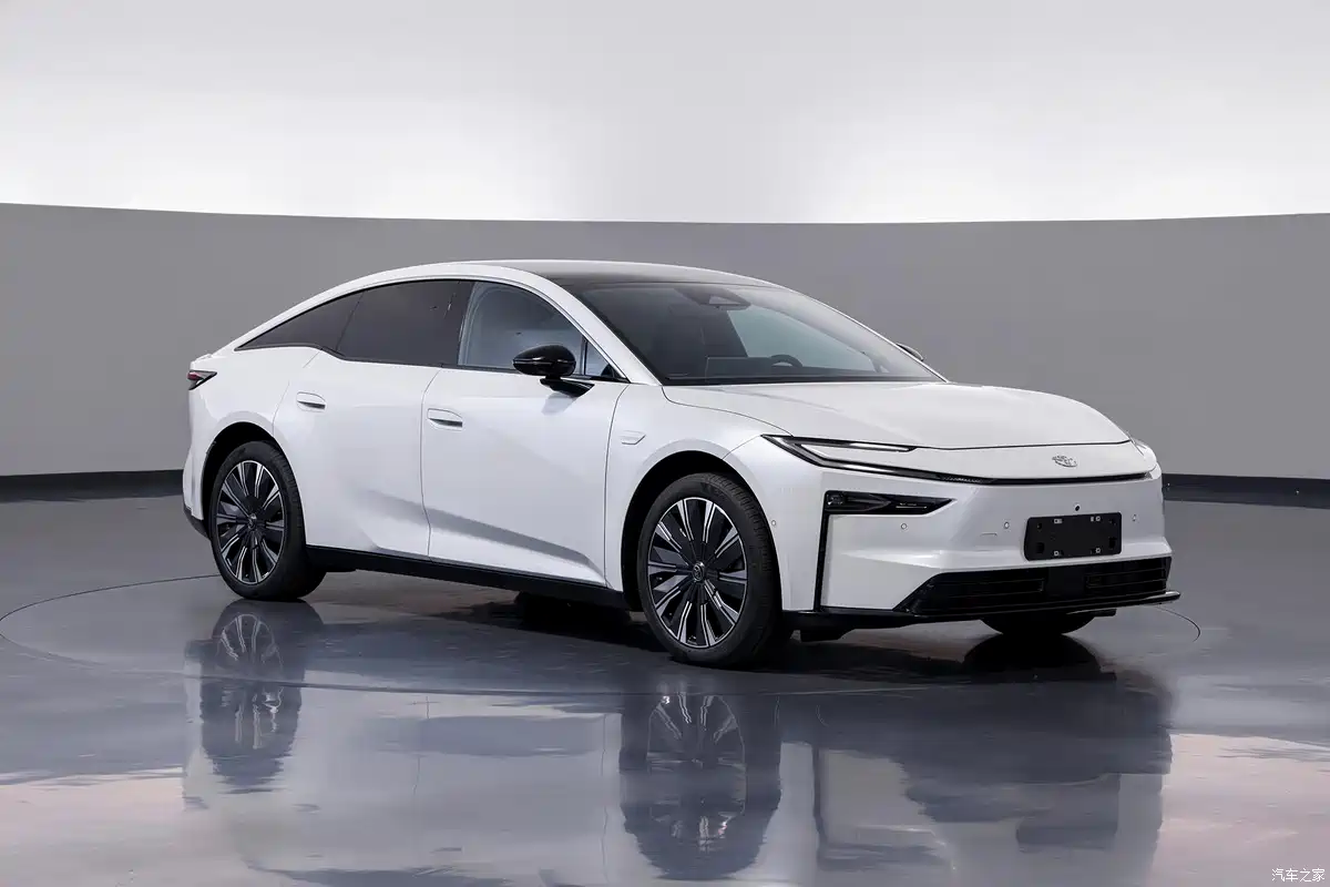 TOYOTA bZ7 EV ซีดานไฟฟ้า D-Segment ใหม่ ก่อนเปิดตัวในประเทศจีน