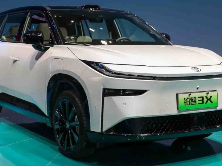 TOYOTA Platinum 3X EV 430 – 610 กม./ชาร์จ CLTC  ราคาจีน 487,000 – 720,000 บาท