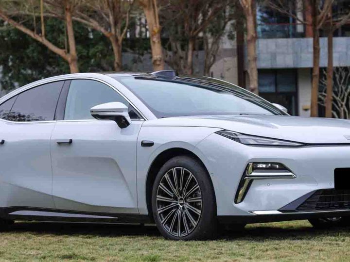เปิดขายจีน 642,000 – 798,000 บาท Geely Galaxy Starshine 8 EM PHEV วิ่งไฟฟ้า 60 – 130 กม. CLTC