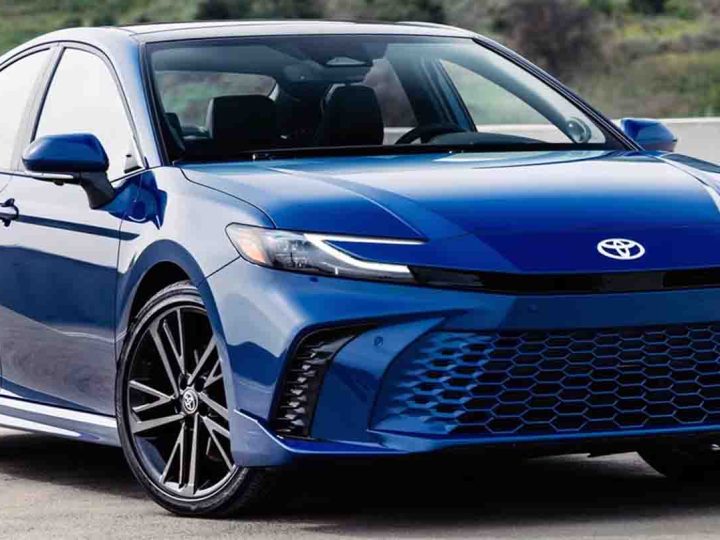 ราคาเริ่ม 921,000- 1,119,000 บาท ในสหรัฐฯ TOYOTA CAMRY HEV 2WD/AWD