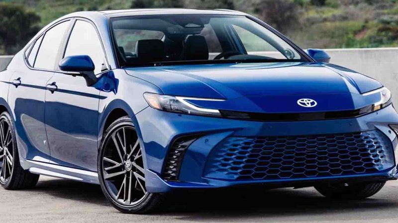 ราคาเริ่ม 921,000- 1,119,000 บาท ในสหรัฐฯ TOYOTA CAMRY HEV 2WD/AWD