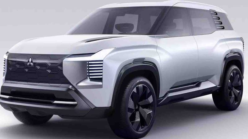 อาจเปิดตัวเวอร์ชั่นจำหน่ายจริงเดือนหน้า ในอินโดฯ MITSUBISHI DST SUV ขนาด 7 ที่นั่ง กึ่งกลาง Xpander กับ Pajero Sport