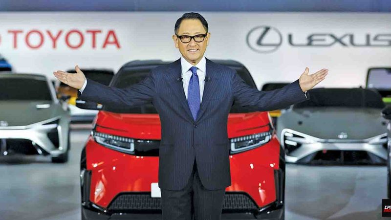 Akio Toyoda เตือน! รีบไป EV อาจพังทั้งระบบ – คนตกงานเป็นล้าน รถไฮบริดลดคาร์บอนได้ดีกว่า