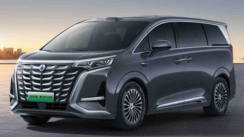 DENZA D9 MPV พลังงานใหม่อันดับ 1 ของจีน รุ่นแรกที่ผลิตเกิน 250,000 คัน และ ได้รับความนิยมใน ไทย , อินโดนีเซีย, มาเลเซีย,
