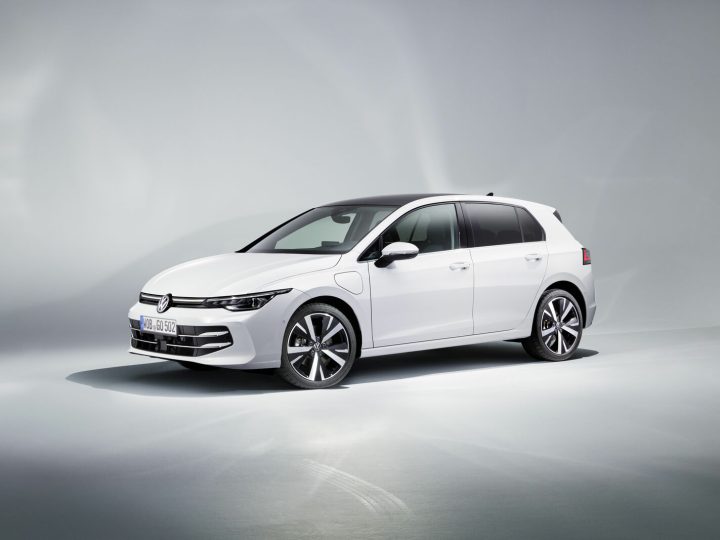 VW ประกาศปลดพนักงานกว่า 35,000 คน สมัครใจชดเชยสูงสุดคนละ 13 ล้านบาท