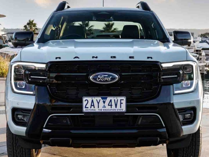 อนาคตเครื่องยนต์สะเทือน! FORD ส่งสัญญาณเลิกผลิต ICE เอง สู่ยุคแห่งการ “เอาต์ซอร์ซ” ผลิตแทน