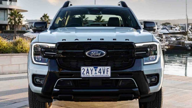 อนาคตเครื่องยนต์สะเทือน! FORD ส่งสัญญาณเลิกผลิต ICE เอง สู่ยุคแห่งการ “เอาต์ซอร์ซ” ผลิตแทน