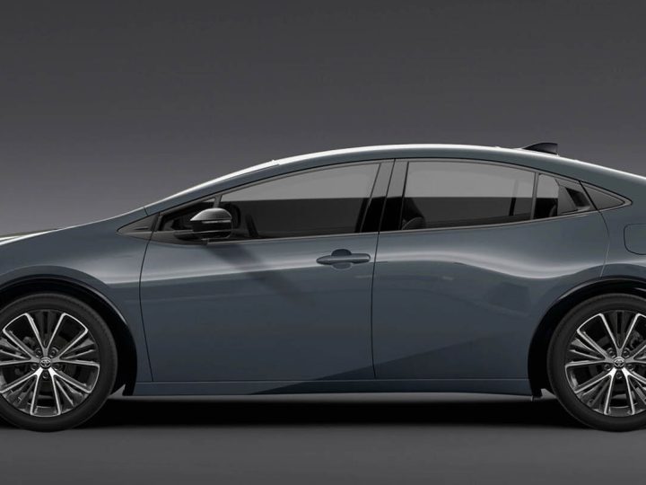 10 รถยนต์ประหยัดน้ำมันมากสุดแห่งปี 2025 ในสหรัฐฯ TOYOTA PRIUS อันดับ 1 : 24.23 กม./ลิตร EPA