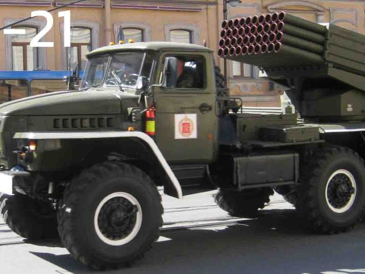 BM-21 “Grad” จรวดถล่มระลอกเดียว 40 ลูก ระยะ 20 กม. ของกัมพูชา