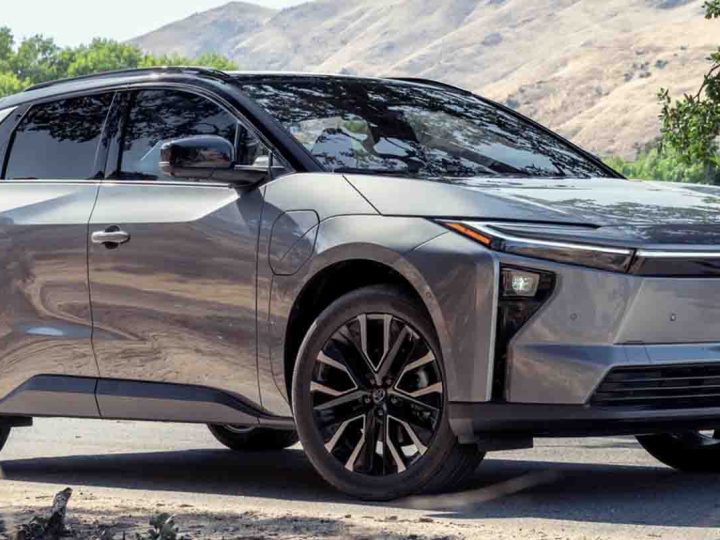 รวมภาพคันจริง TOYOTA bZ4X เพิ่มแบตฯ ปรับปรุงระบบขับเคลื่อน วิ่งได้ 573 กม./ชาร์จ WLTP ในยุโรป