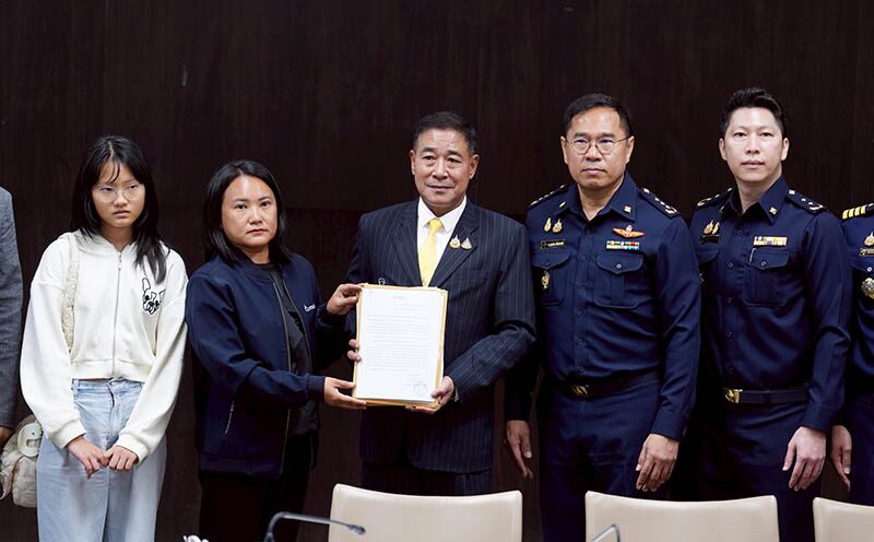 คปภ. ชี้ชัด เหตุยิง BM-21 จากฝั่งกัมพูชาใส่ปั๊มน้ำมันในไทย “ไม่ใช่ภัยสงคราม”