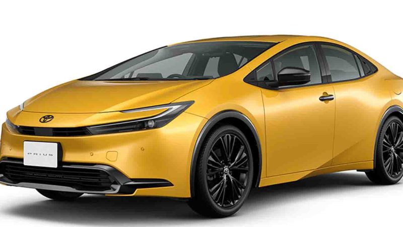 TOYOTA PRIUS PHEV G Night Shade รุ่นพิเศษ 26 กม./ลิตร WLTC ราคา 849,000 บาท