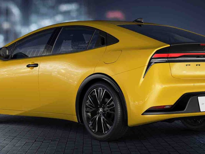 วิ่งไฟฟ้า 83 กม. ในญี่ปุ่น TOYOTA PRIUS PHEV G Night Shade 26 กม./ลิตร WLTC ราคา 811,000 บาท