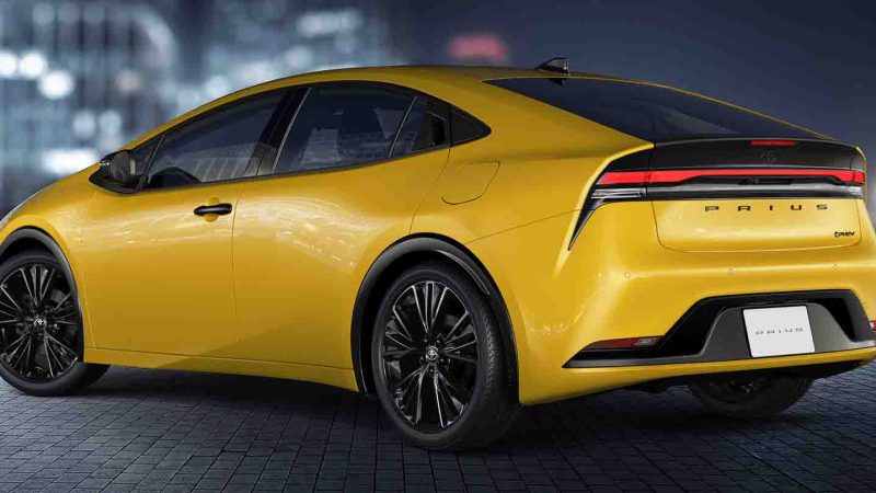 วิ่งไฟฟ้า 83 กม. ในญี่ปุ่น TOYOTA PRIUS PHEV G Night Shade 26 กม./ลิตร WLTC ราคา 811,000 บาท