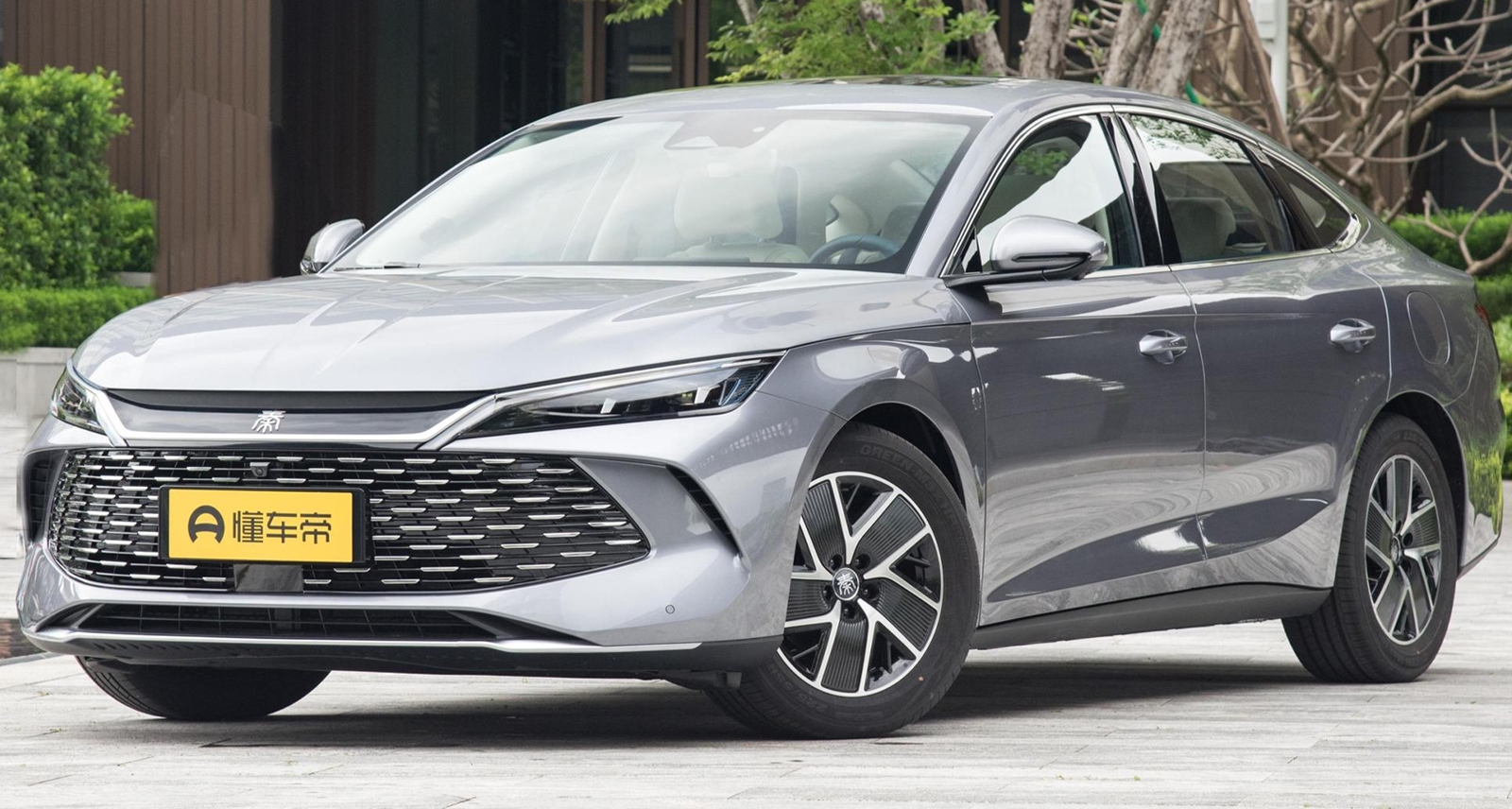 รวมภาพคันจริง! BYD Qin L DM-i 2026 ในจีน ราคา 427,000 – 473,000 บาท ประหยัด 35.8 กม./ลิตร เมื่อไฟหมด