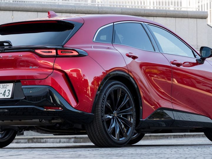 รวมภาพคันจริง! TOYOTA CROWN SPORT ปลั๊กอินไฮบริด ราคาญี่ปุ่น 1.52 ล้านบาท วิ่งไฟฟ้า 90 กม. WLTC