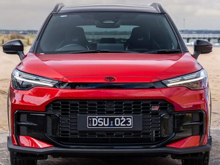 รวมภาพคันจริงในออสเตรเลีย! TOYOTA COROLLA CROSS GR SPORT ไมเนอร์เช้นจ์ เบนซินไฮบริด 2.0 ลิตร 4WD ประหยัด 23.3 กม./ลิตร WLTC