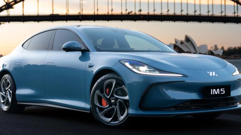 ก่อนขายไทยต้นปีนี้! MG IM5 ซีดานไฟฟ้าพรีเมียม 550 – 755 กม./ชาร์จ NEDC