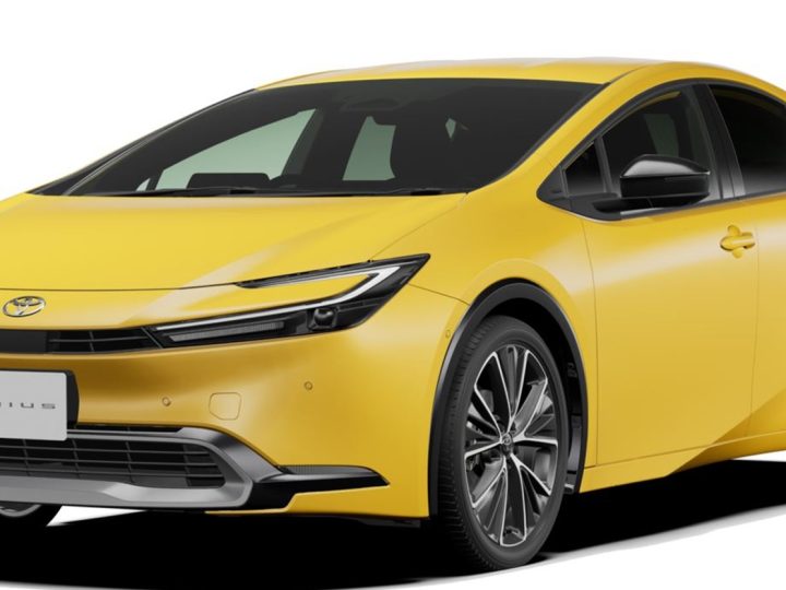 ประหยัด 32.6 กม./ลิตร ในญี่ปุ่น TOYOTA PRIUS Hybrid 1.8 ลิตร ไฮบริด 2WD ราคาเริ่ม 546,000 บาท