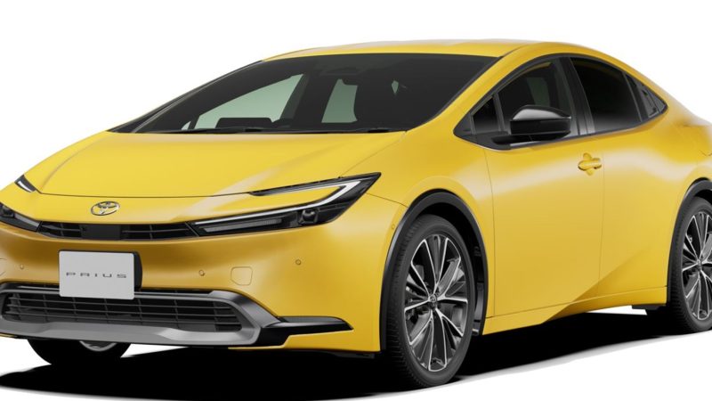 ประหยัด 32.6 กม./ลิตร ในญี่ปุ่น TOYOTA PRIUS Hybrid 1.8 ลิตร ไฮบริด 2WD ราคาเริ่ม 546,000 บาท