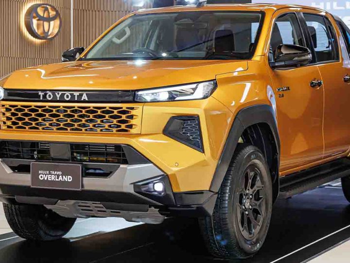 รวมภาพคันจริงภายนอก – ภายในห้องโดยสาร TOYOTA HILUX TRAVO Overland 2025 เครื่องยนต์ 2.8 ลิตร ใหม่ 1,102,000 – 1,366,000 บาท
