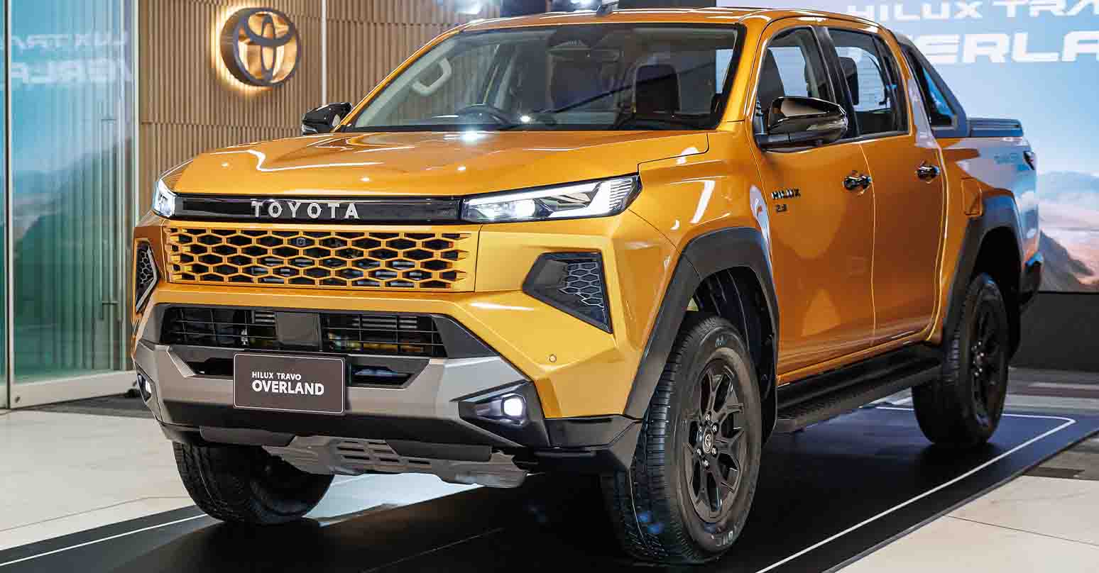 รวมภาพคันจริงภายนอก – ภายในห้องโดยสาร TOYOTA HILUX TRAVO Overland 2025 เครื่องยนต์ 2.8 ลิตร ใหม่ 1,102,000 – 1,366,000 บาท