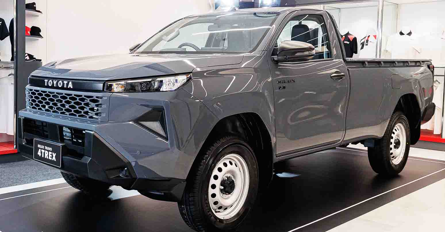 รวมภาพคันจริงภายนอก-ภายในห้องโดยสาร Toyota Hilux TRAVO 4TREK 2025 Standard Cab (ตอนเดียว) ดีเซล 2.8 ราคา 774,00 0- 826,000 บาท