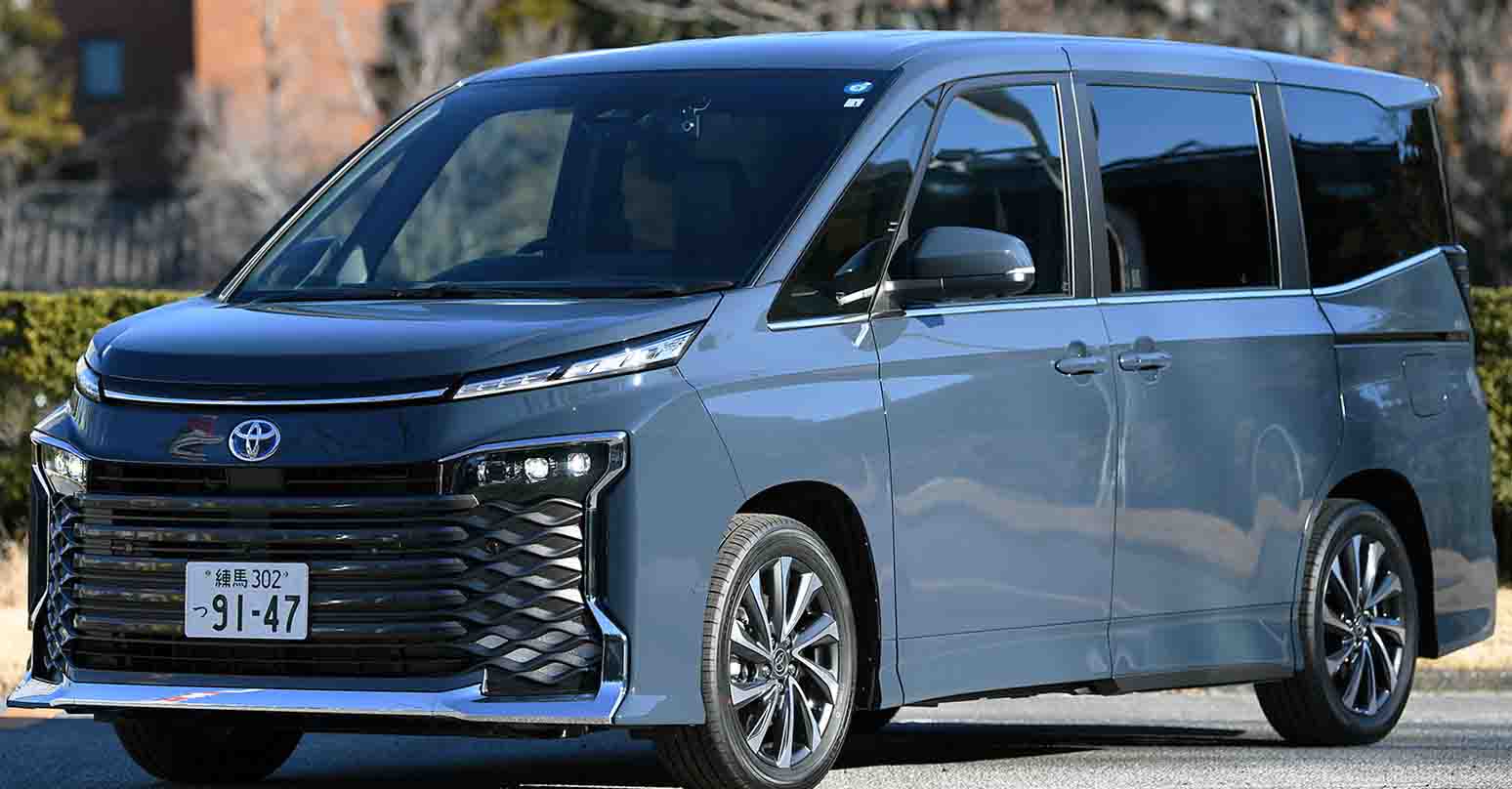 รวมภาพคันจริง TOYOTA VOXY / Noah ในญี่ปุ่น ราคา 658,000 – 774,000 บาท ประหยัดกว่า 23.4 กม./ลิตร WLTC