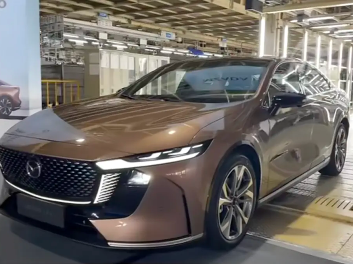 MAZDA EZ-6 BEV/EREV ราคาในประเทศจีน 655,000 – 762,000 ซีดานไฟฟ้าสุดพรีเมียม
