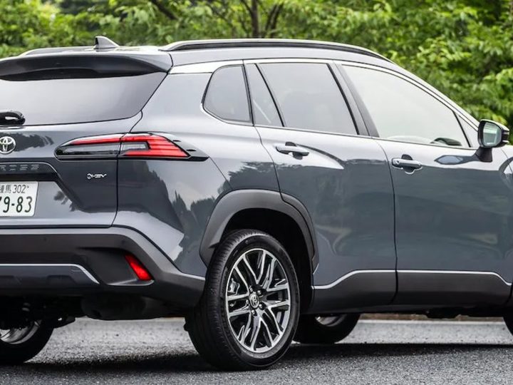 ประหยัด 26.4 กม./ลิตร WLTC ในญี่ปุ่น : TOYOTA COROLLA CROSS 1.8 HEV E-Four ราคา 545,000 บาท