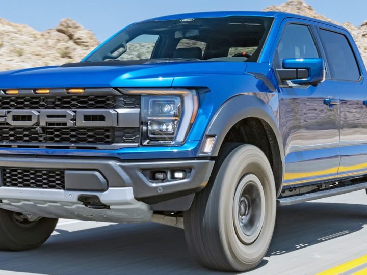 Ford F-Series ทะลุ 800,000 คันในปี 2025 ครองแชมป์รถกระบะขายดีที่สุดอเมริกา 49 ปีติด แต่ GM อาจชนะ “ยอดรวม” ทั้งตลาด