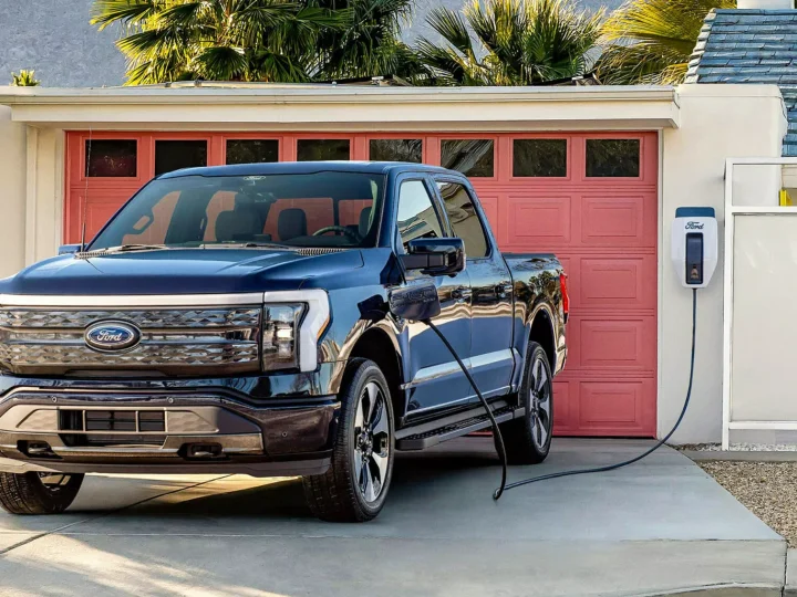 ขาดทุน EV กว่า 6.2 แสนล้านบาท Ford ยอมเจ็บครั้งประวัติศาสตร์ หยุเผลิต EV ขนาดใหญ่  ยอมรับโครงการไปไม่รอด