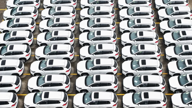 รถไฟฟ้าปี 2026 อาจไม่ถูกอีกต่อไป หลังแบตเตอรี่ LFP ขาดตลาด ดันราคาเพิ่ม 15% ในจีน