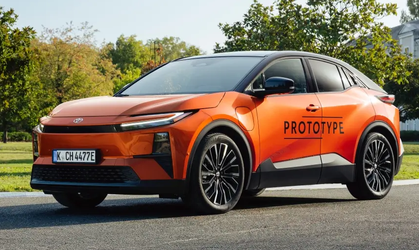 รวมภาพคันจริงในยุโรป! TOYOTA C-HR+ ไฟฟ้าใหม่ 608 กม./ชาร์จ WLTP ราคา 1.44 – 1.77 ล้านบาท