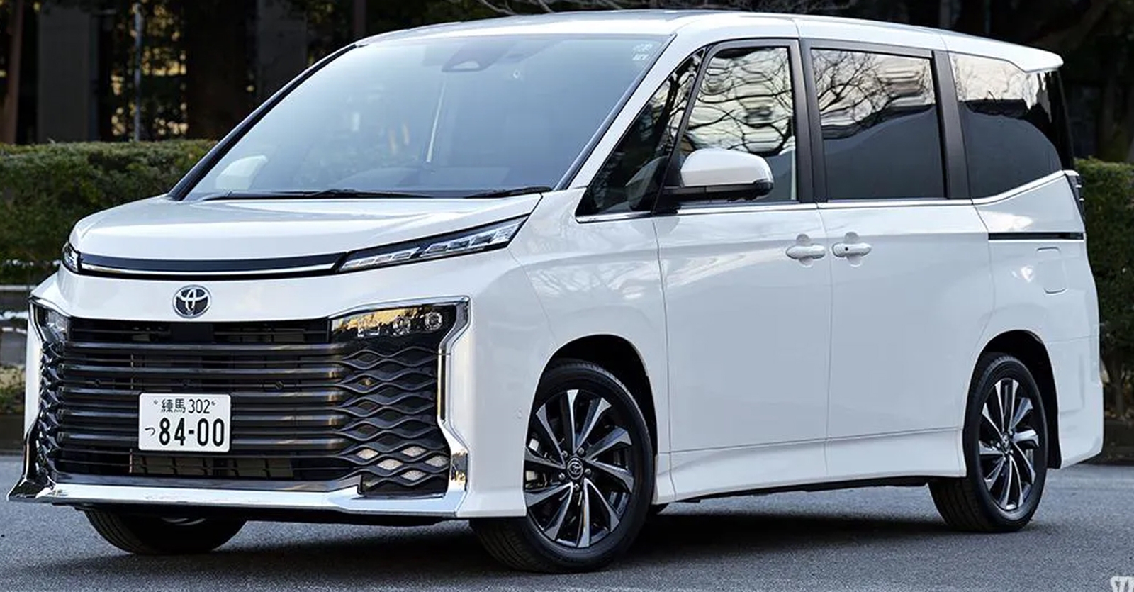 รวมภาพคันจริงในญี่ปุ่น! TOYOTA VOXY / Noah ราคา 642,000 – 755,000 บาท 23.4 กม./ลิตร WLTC