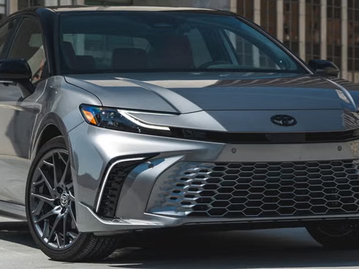 TOYOTA เรียกคืน CAMRY HYBRID , COROLLS CROSS HYBRID ในสหรัฐฯ เหตุ น็อตอินเวอร์เตอร์ขันไม่แน่น เสี่ยงดับกลางทาง-ไฟไหม้