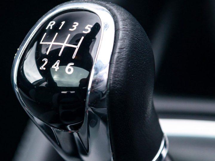 กิจกรรมง่ายๆ ที่ช่วยให้ใช้สมองหลายส่วนมากขึ้น หนึ่งในนั้นคือการขับเกียร์ MT