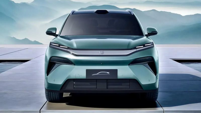 BYD ทำสถิติยอดขายสูงสุดในประวัติศาสตร์ ปี 2025 ทะลุ 4.6 ล้านคัน ครองแชมป์จีนและผู้นำรถพลังงานใหม่โลก