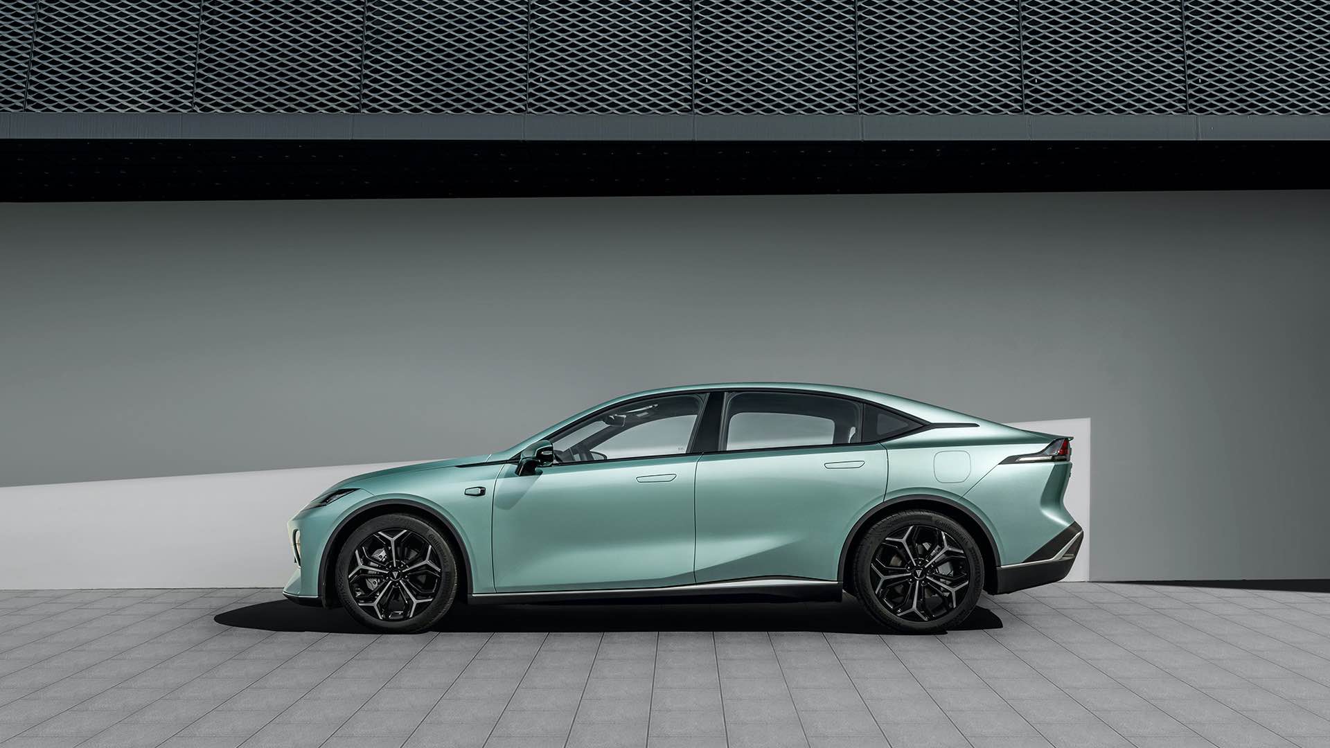 ราคาลดลง 250,000 บาท Deepal L07 540 กม./ชาร์จ NEDC เหลือ 1,079,000 บาท