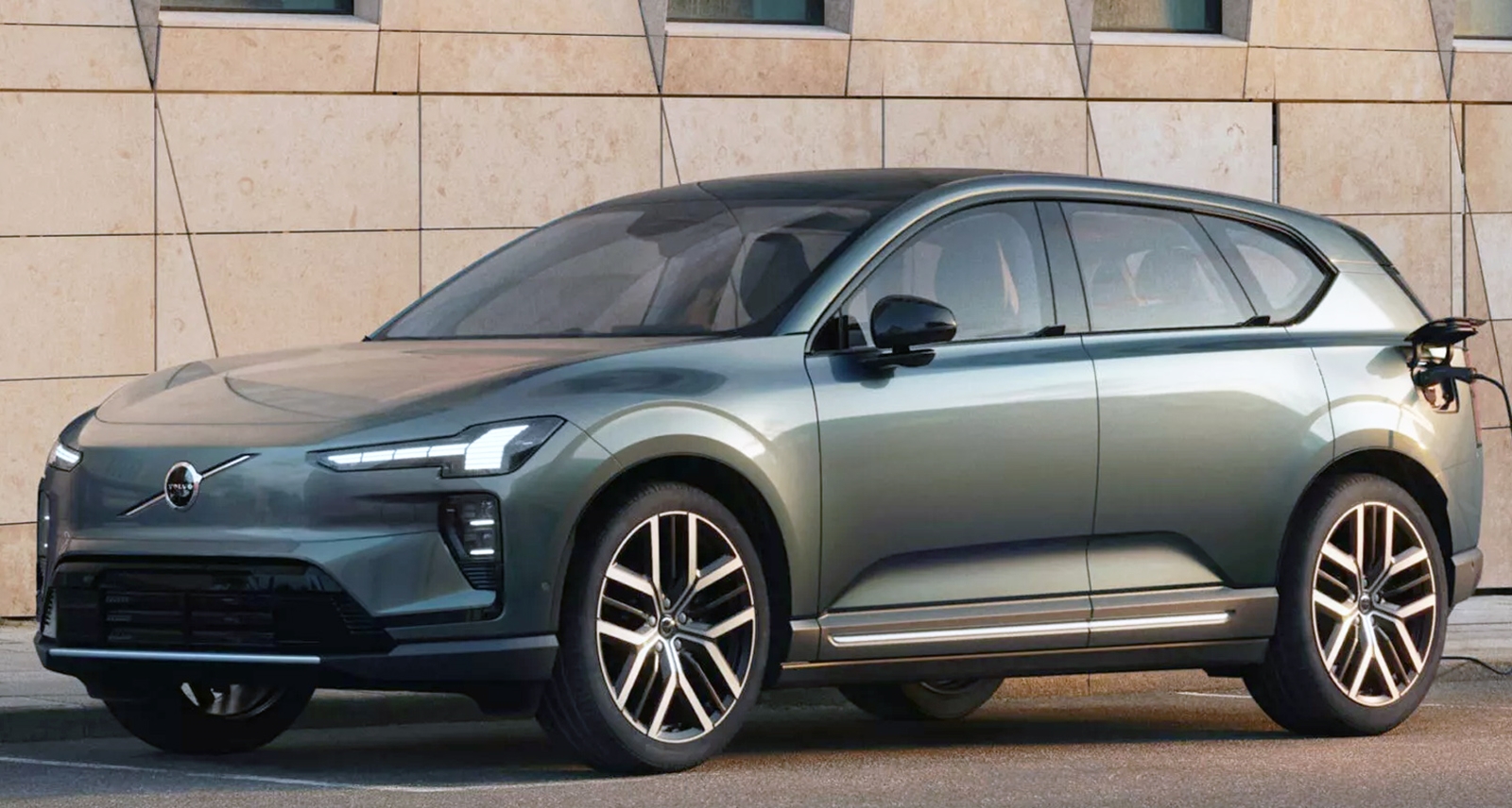 เปิดตัว VOLVO EX60 โฉมใหม่ 810 กม./ชาร์จ WLTP “เปลี่ยนเกม” ตลาด SUV ไฟฟ้า ชาร์จ DC400kW 10 นาที 340 กม.