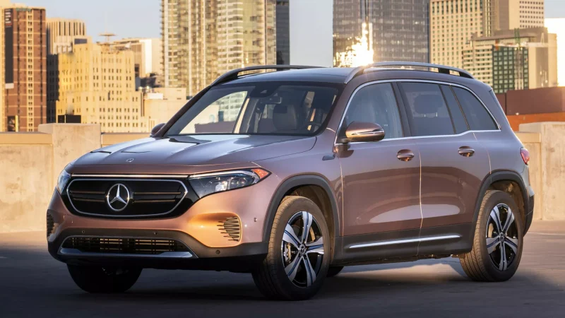 Mercedes-Benz เตือน “อย่าชาร์จเกิน 80%” ใน EQB บางล็อต เสี่ยงเหตุความร้อน/ไฟไหม้ รออัปเดตซอฟต์แวร์แก้ไขต้นปี 2026