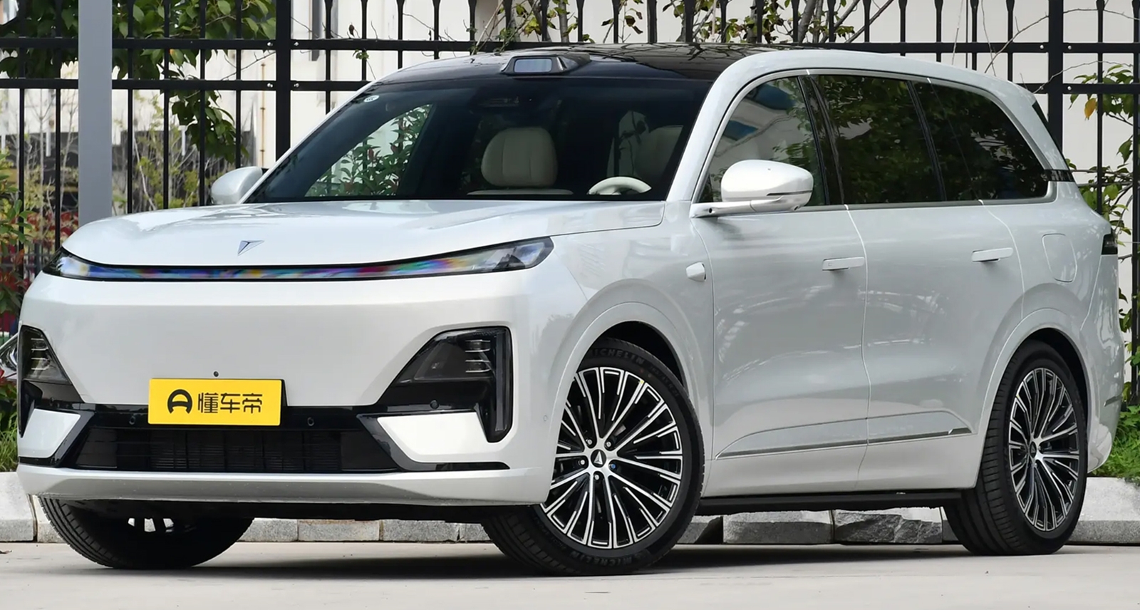 รวมภาพคันจริงในจีน DEEPAL S09 SUV 6 ที่นั่ง EREV วิ่งไฟฟ้า 220 กม. ราคา 930,000 บาท