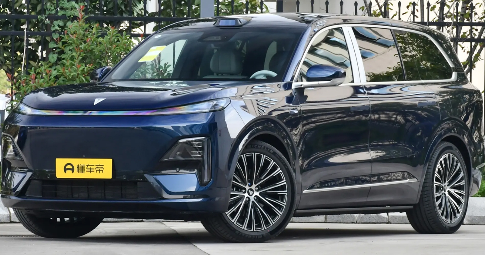 ภาพคันจริงในจีน DEEPAL S09 SUV 6 ที่นั่ง REEV วิ่งไฟฟ้า 220 กม. ราคา 924,000 บาท