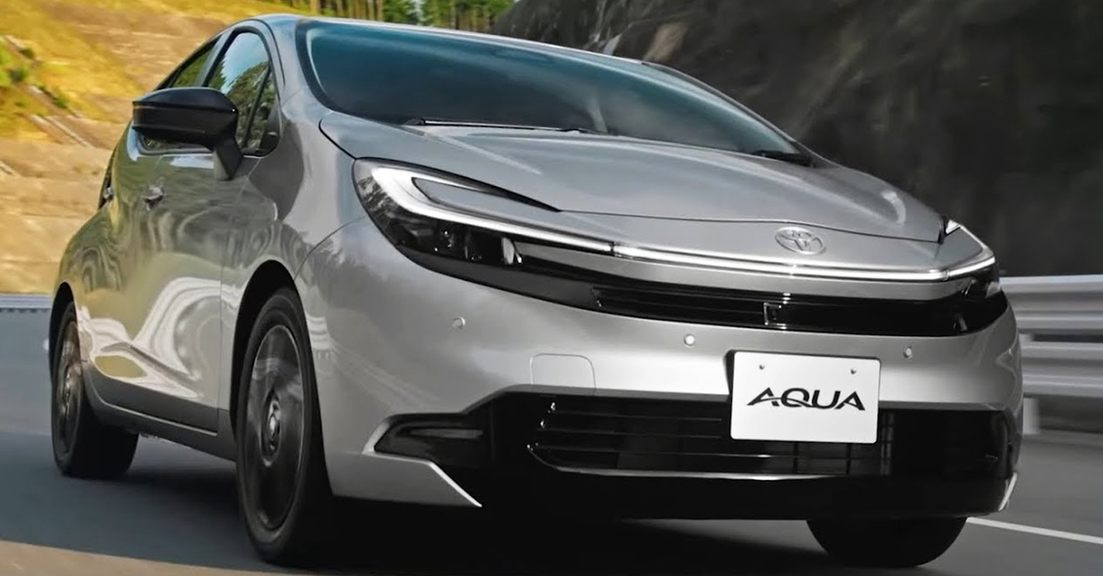 ประหยัดสุด! นอกเมือง 37.2 กม./ลิตร TOYOTA Aqua MY2026 เปิดขายญี่ปุ่น 499,000 – 573,000 บาท