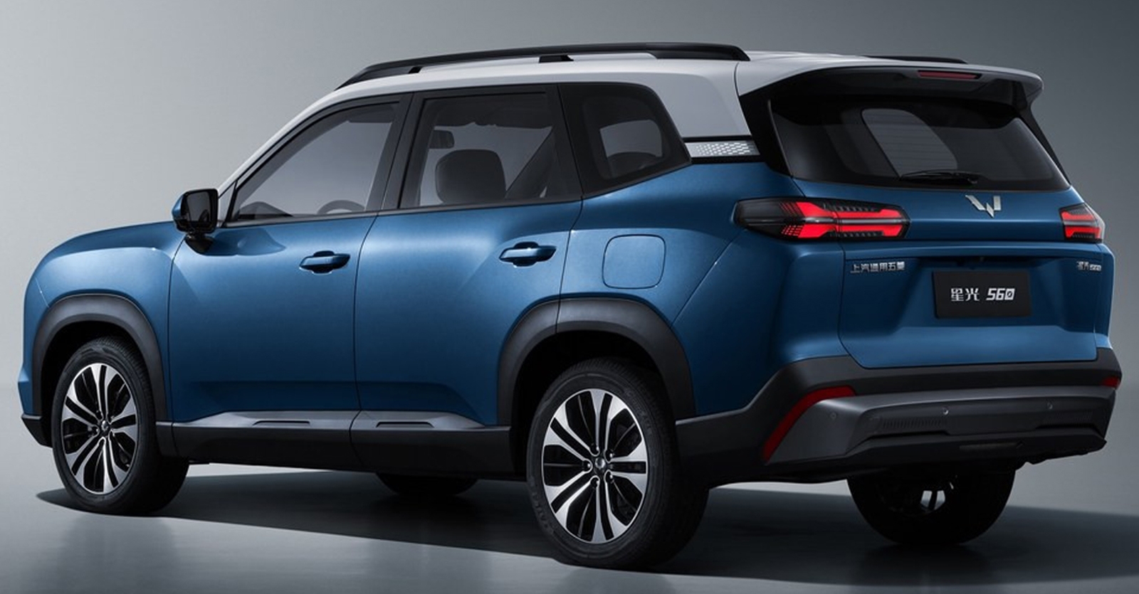 เตรียมเปิดตัวพวงมาลัยขวาต้นปีนี้ ในอินโดฯ Wuling Starlight 560 BEV/PHEV ใหม่