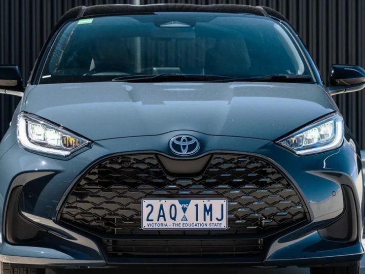 ประหยัดรวม! 36.8 กม./ลิตร WLTC : TOYOTA YARIS ในญี่ปุ่น ราคา 409,000 บาท 1.5L ไฮบริด TNGA-B 2026